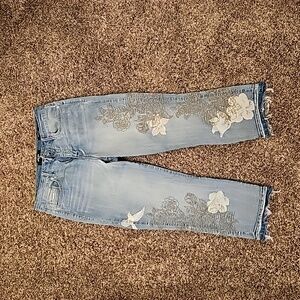 Nine West Chrystie Capri jeans, embellished, size 8